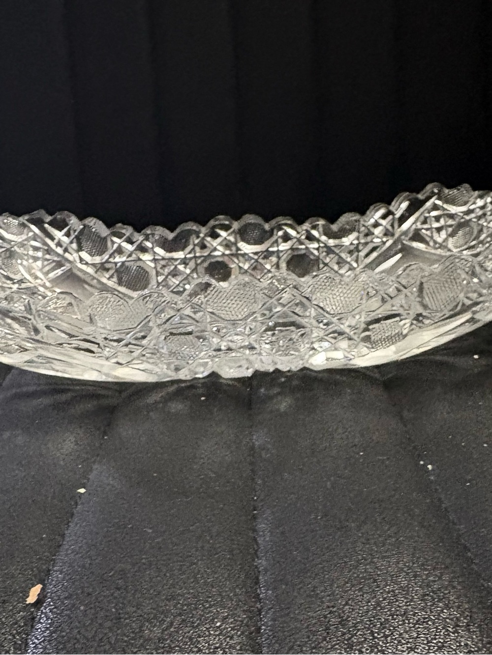 Clear Cut Glass Serving Bowl - Elegant Crystal-Style Design